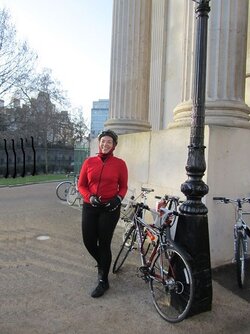 8 Eurognomes at Arc de Wellington.jpg