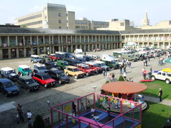 Land Rover. Shows. Piece Hall 2007. General View. 6.JPG