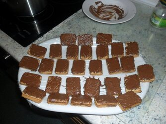 Chocolate Custard Creams 003.jpg