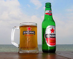 220px-Bintang_Beer_by_the_Beach.jpg