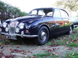 Motoring. Daimler. MFX 165G.JPG