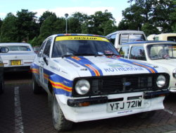 Motoring. Ford. Escort. YTJ 721W. 2.JPG