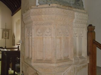 221022-1111 Compton Bishop-St Andrew-pulpit-C15-tracery.JPG