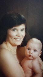 Holly&Mum_1986.jpg